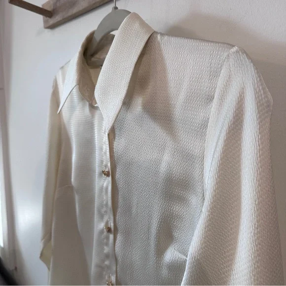 MICHAEL KORS | Women’s Long Sleeve Satin Button Down Shirt size Small - Picture 2 of 8